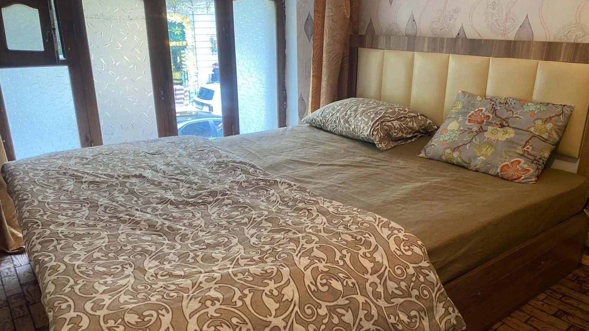 Kashan Umair Hostel Baku Azerbaijan